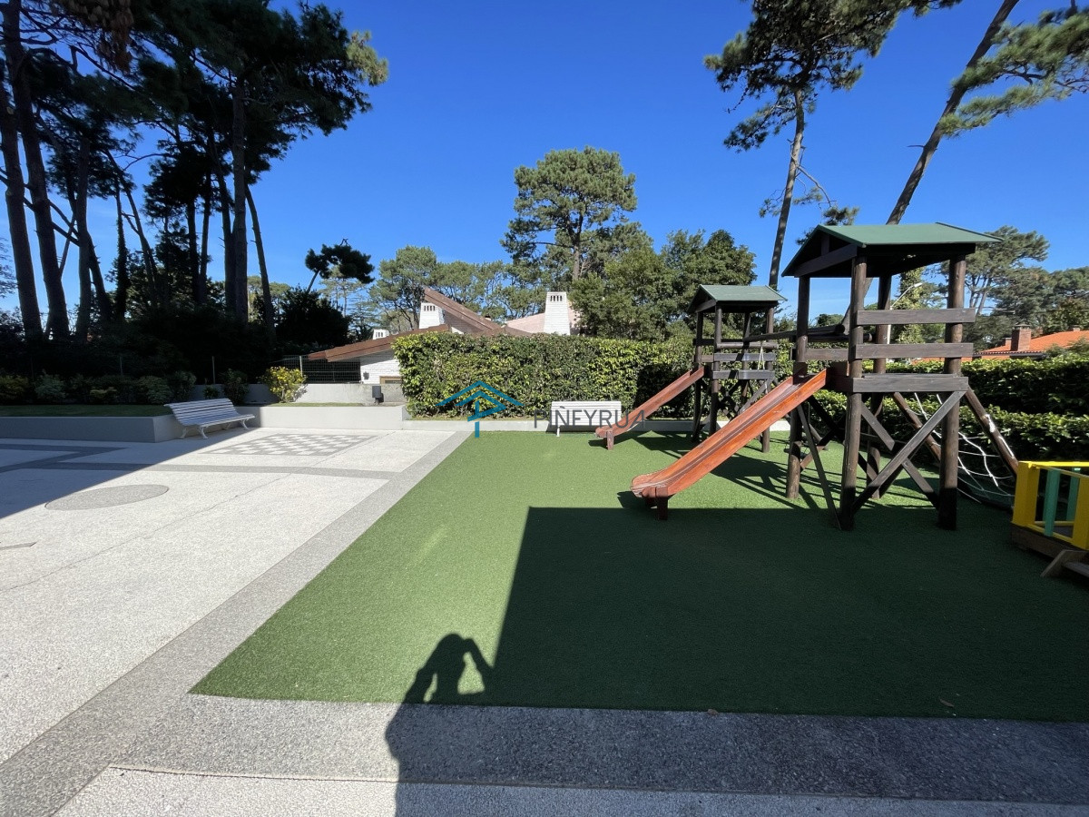 EDIFICIO TORRE IBIZA EN PUNTA DEL ESTE APTO. 604