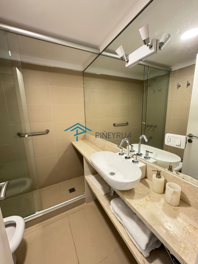 Apartamento en Venta en Brava, primera línea. 3 suites, dep. servicio. Full amenities