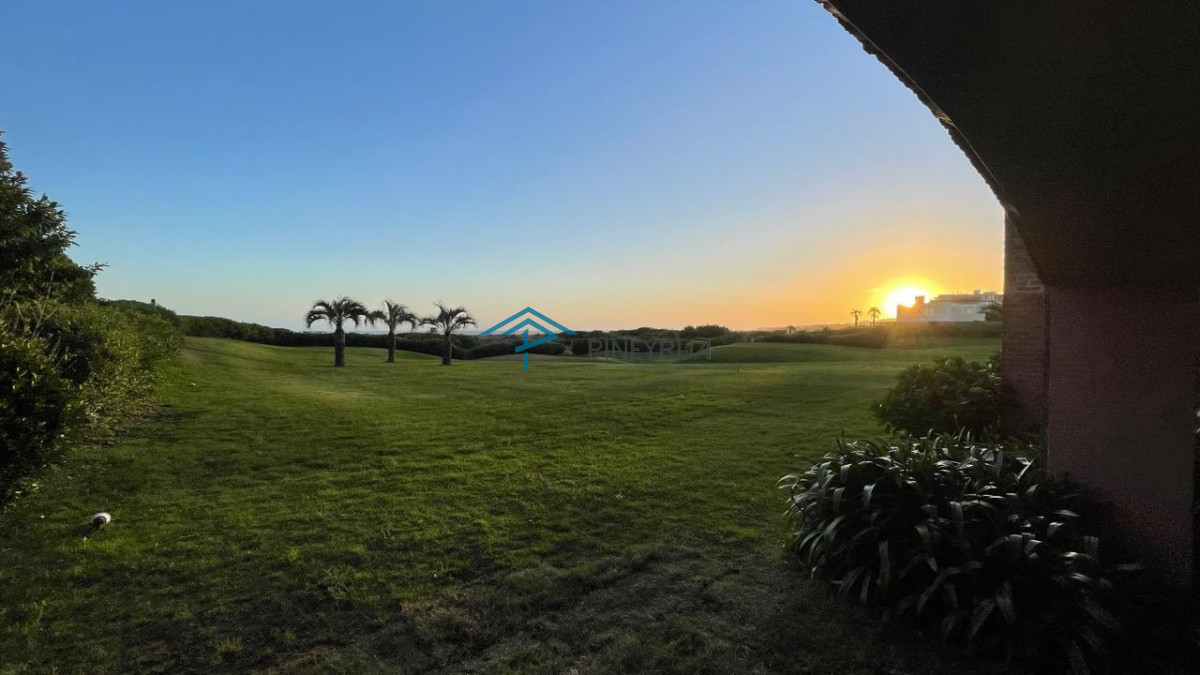 APARTAMENTO EN VENTA EN MANANTIALES, PRIMERA LINEA 3 DORMITORIOS