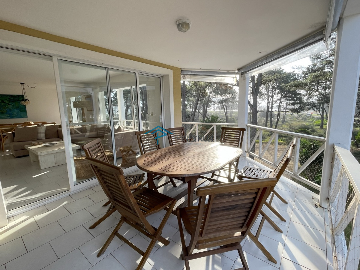 Apartamento ID.169 - APARTAMENTO EN VENTA SOBRE LA BRAVA, EDIFICIO PINARES DE LA BARRA 