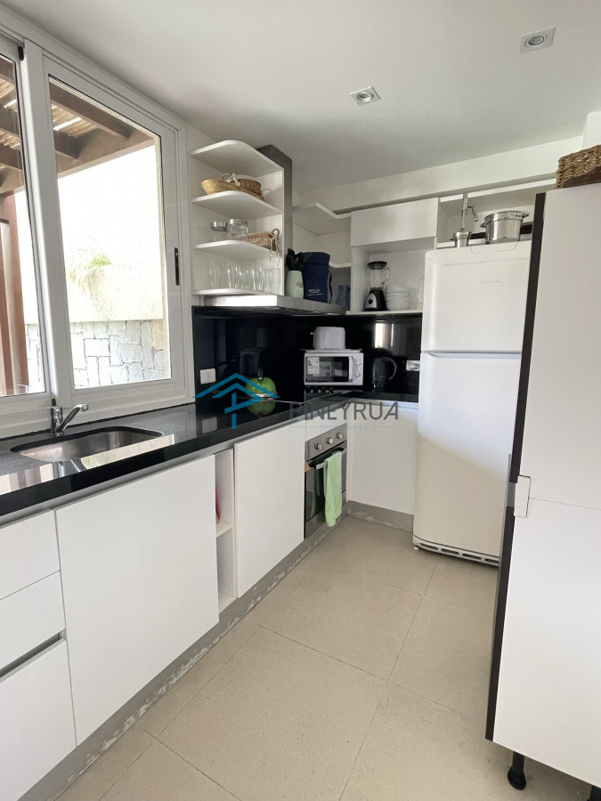 APARTAMENTO EN ALQUILER EN EDIFICIO BAHÍA DE MONTOYA 3 DORMITORIO