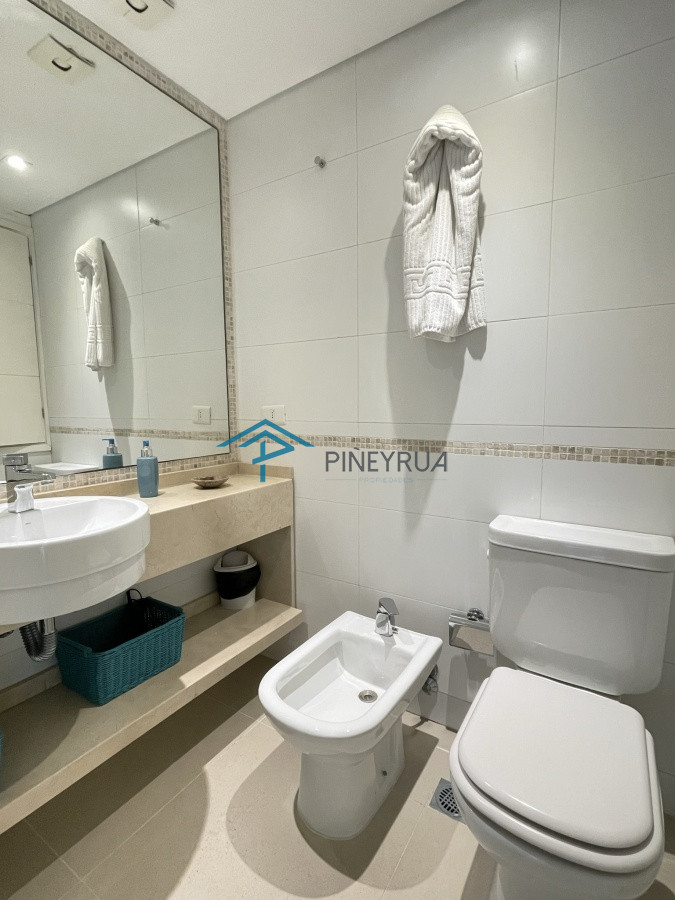 APARTAMENTO EN ALQUILER EN EDIFICIO BAHÍA DE MONTOYA 3 DORMITORIO