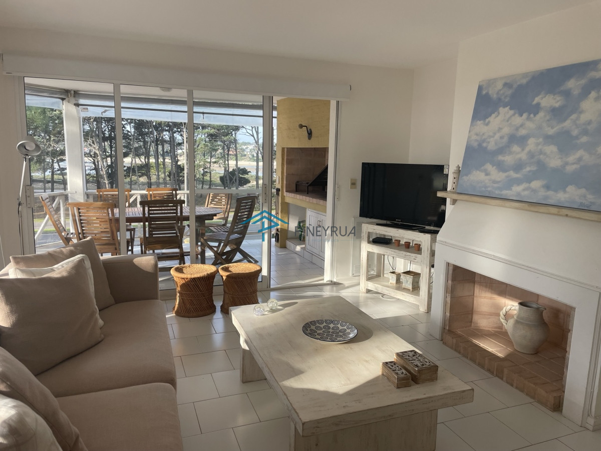 Apartamento ID.169 - APARTAMENTO EN VENTA SOBRE LA BRAVA, EDIFICIO PINARES DE LA BARRA 