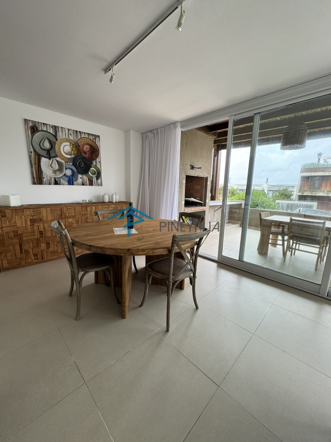 APARTAMENTO EN ALQUILER EN EDIFICIO BAHIA DE MONTOYA 3 DORMITORIOS