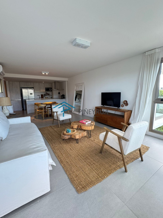 Manantiales, primera línea, 2 suites, terraza al frente con vista al mar.