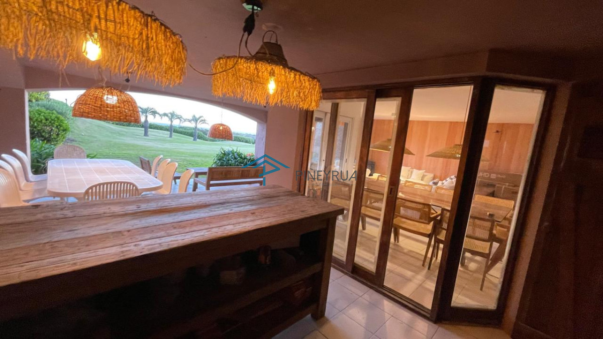 Apartamento ID.195 - APARTAMENTO EN VENTA EN MANANTIALES, PRIMERA LINEA 3 DORMITORIOS