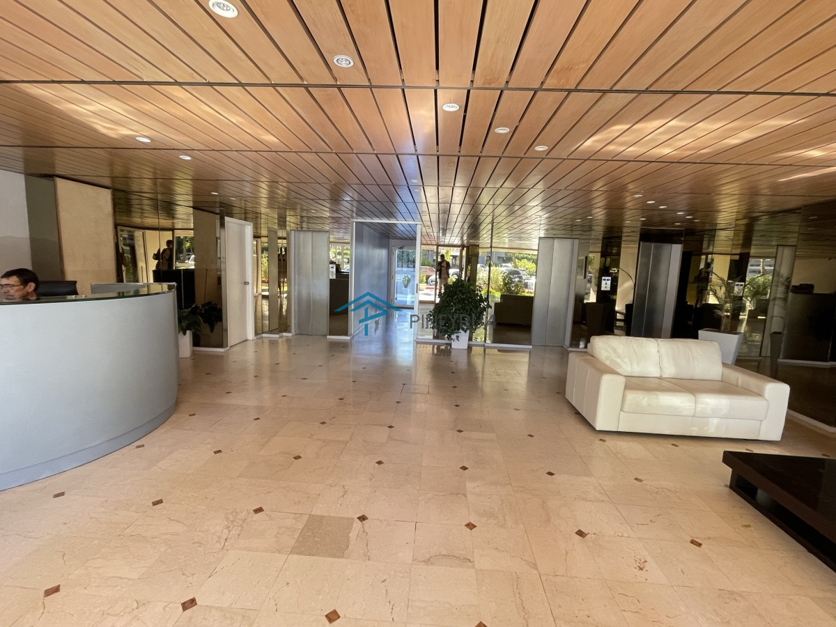 EDIFICIO TORRE IBIZA EN PUNTA DEL ESTE APTO. 604