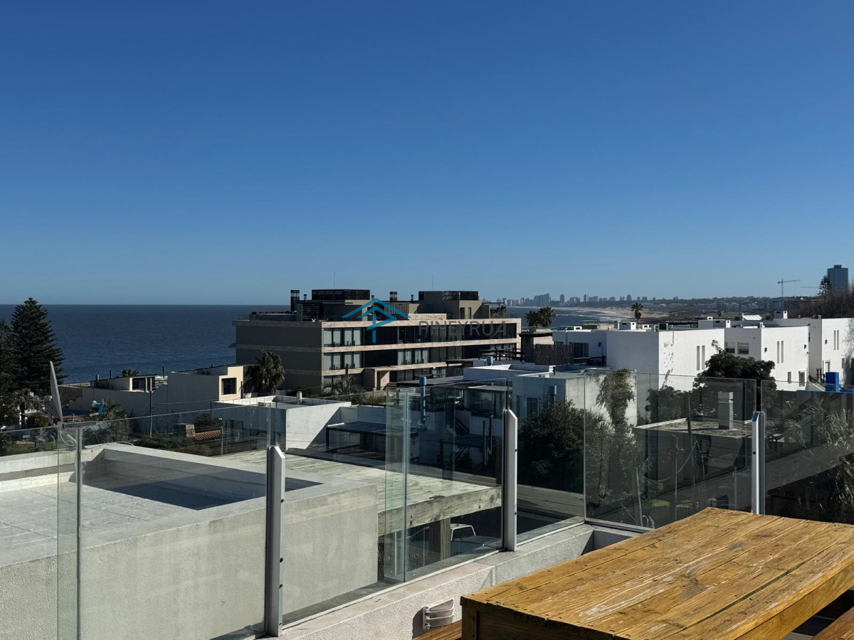 EN VENTA EDIFICIO BRISAS UNIDAD 04 3 DORMITORIOS