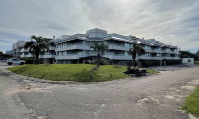 APARTAMENTO EN VENTA EN ESTURION UNO PB 3 DORMITORIOS EN SUITE