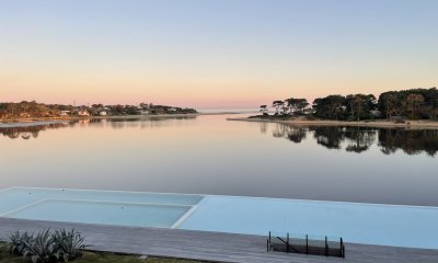 APARTAMENTO EN VENTA EN EDIFICIO DELAMAR EXCELENTES VISTAS 4 DORMITORIOS