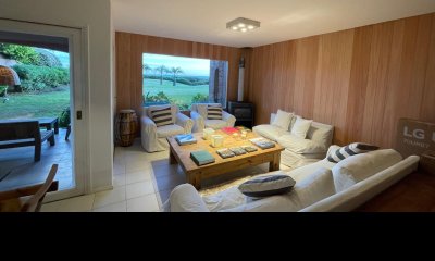 APARTAMENTO EN VENTA EN MANANTIALES, PRIMERA LINEA 3 DORMITORIOS