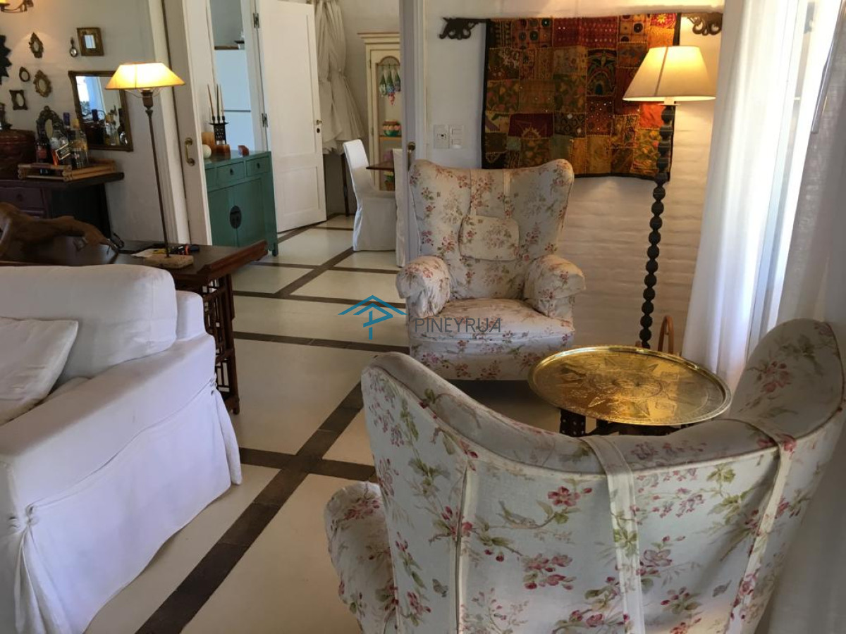 Casa ID.175 - EN VENTA CASA EN MONTOYA CON VISTA AL MAR Y PISCINA 4 DORMITORIOS