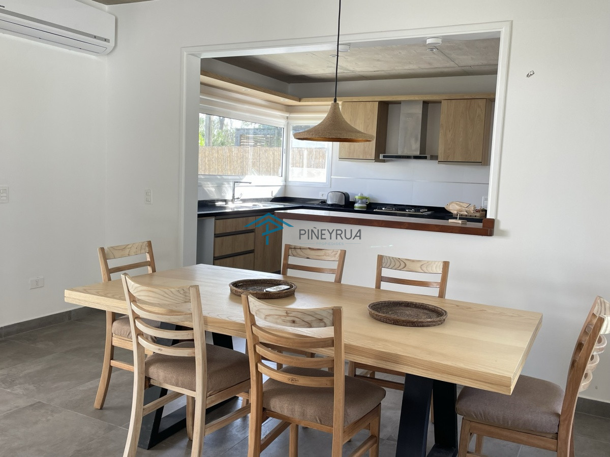 Casa ID.106 - EN VENTA CASA A ESTRENAR EN LA BARRA 3 DORMITORIOS Y PISCINA