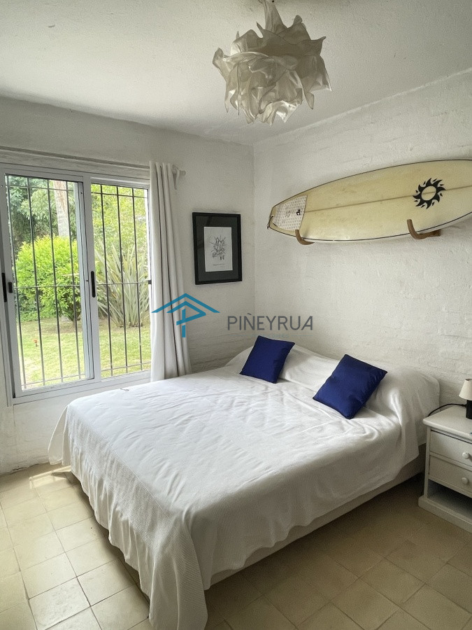 Casa ID.131 - CASA EN VENTA EN ZONA TRANQUILA DE LA BARRA 3 DORMITORIOS Y PILETA