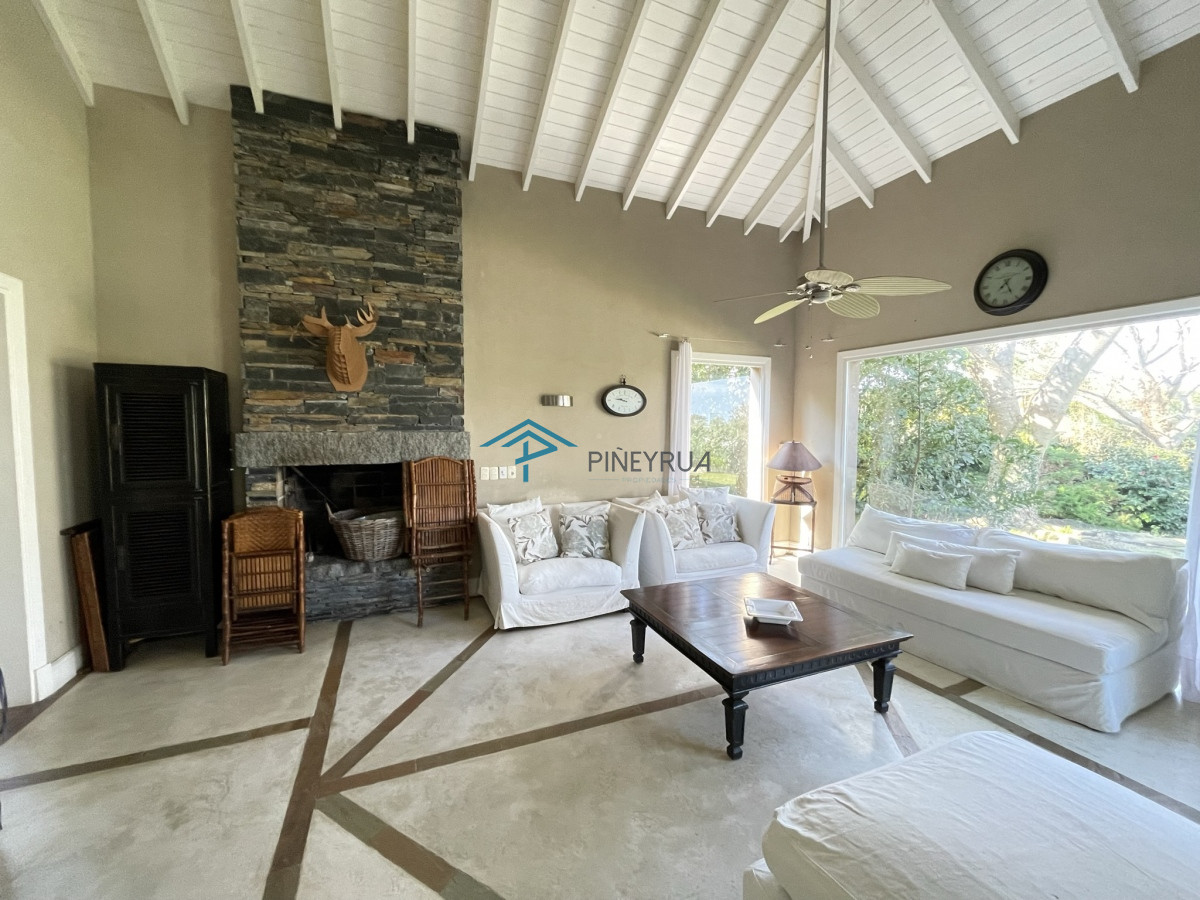 Casa ID.212 - ESPECTACULAR PROPIEDAD EN VENTA EN EL CLUB DE LA BARRA 