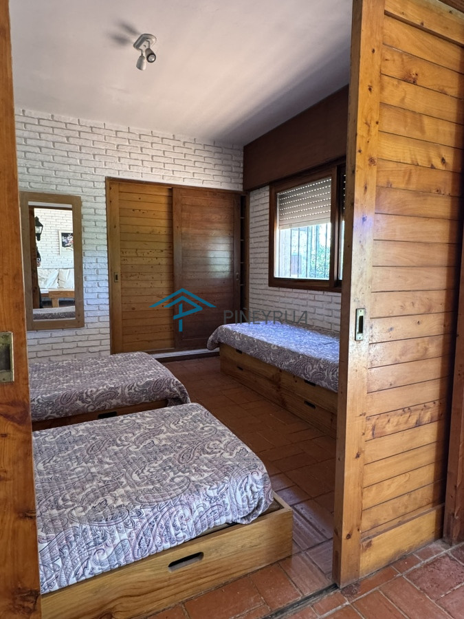 Casa ID.352 - Casa ubicada en La Barra a pasos del mar. 