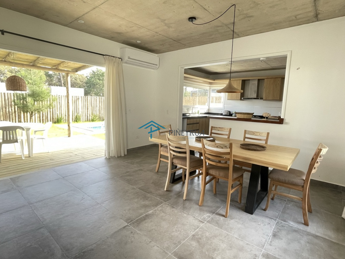 Casa ID.106 - EN VENTA CASA A ESTRENAR EN LA BARRA 3 DORMITORIOS Y PISCINA