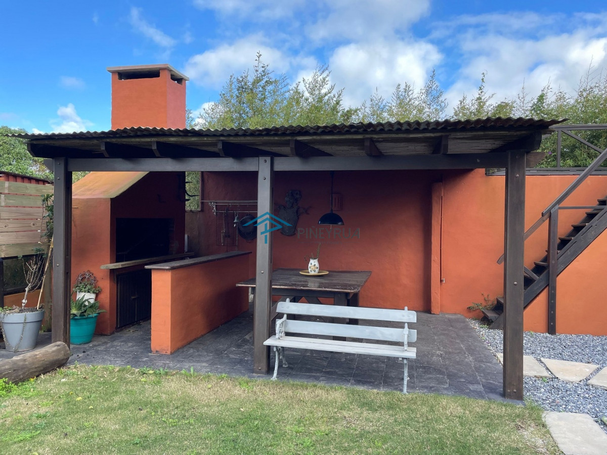 Casa ID.177 - EN VENTA, PROPIEDAD EN ALTOS DE PUNTA PIEDRAS 4 DORMITORIOS