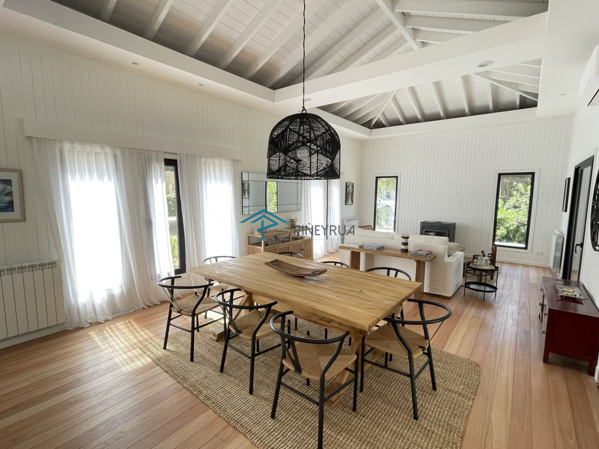 Casa ID.21 - DESTACADA PROPIEDAD EN LAGUNA BLANCA - MANANTIALES