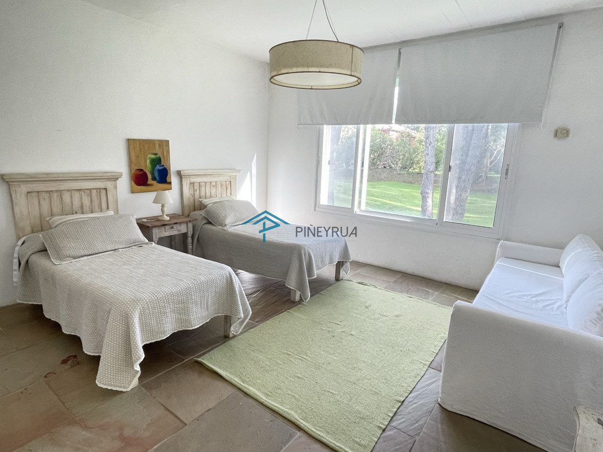 Casa ID.127 - CASA EN VENTA EN EL CLUB LAGUNA BLANCA 3 DORMITORIOS Y SERVICIO