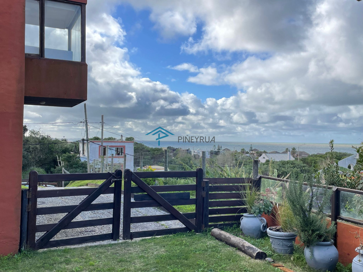 Casa ID.177 - EN VENTA, PROPIEDAD EN ALTOS DE PUNTA PIEDRAS 4 DORMITORIOS