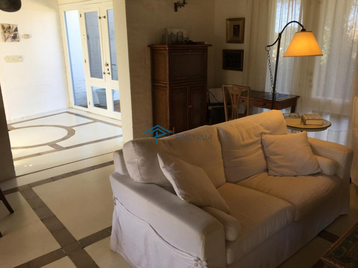 Casa ID.175 - EN VENTA CASA EN MONTOYA CON VISTA AL MAR Y PISCINA 4 DORMITORIOS