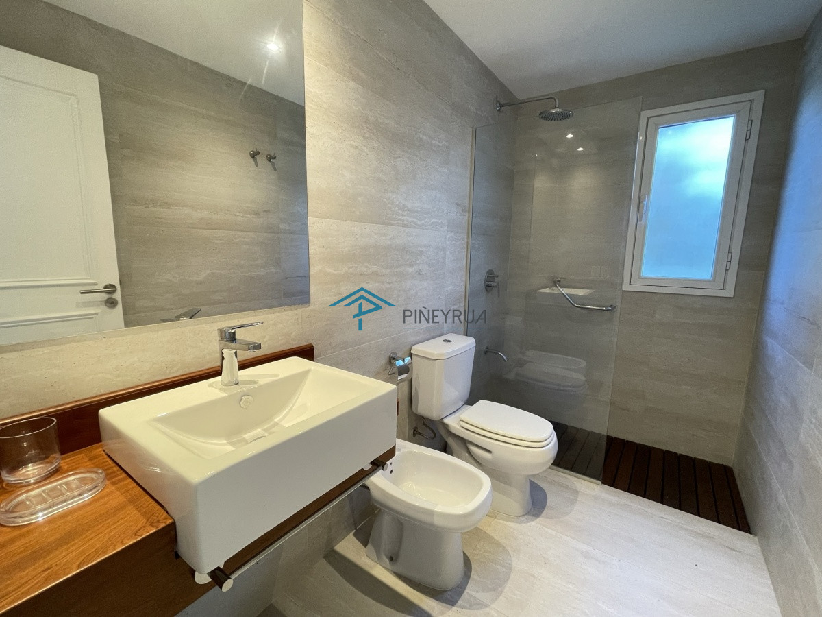 Casa ID.106 - EN VENTA CASA A ESTRENAR EN LA BARRA 3 DORMITORIOS Y PISCINA