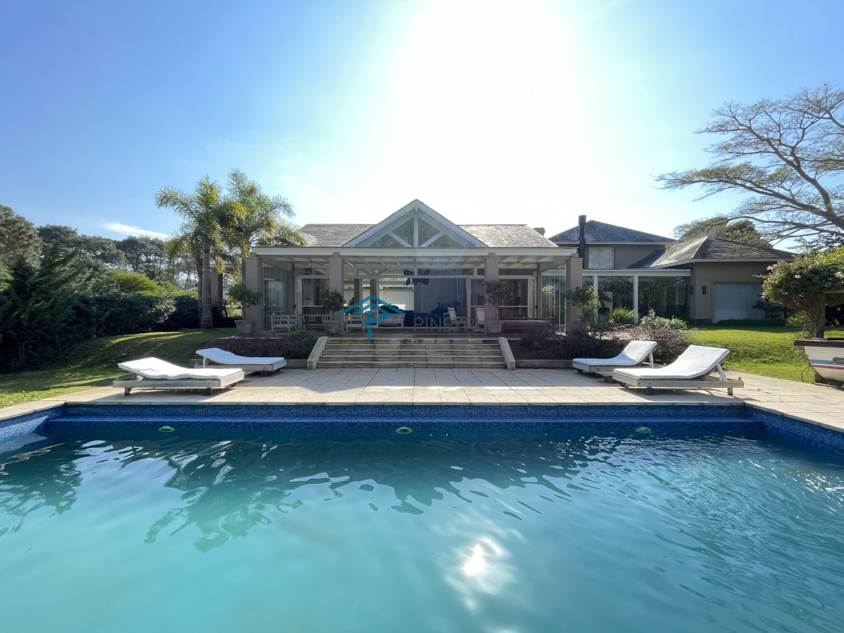 Casa ID.212 - ESPECTACULAR PROPIEDAD EN VENTA EN EL CLUB DE LA BARRA 