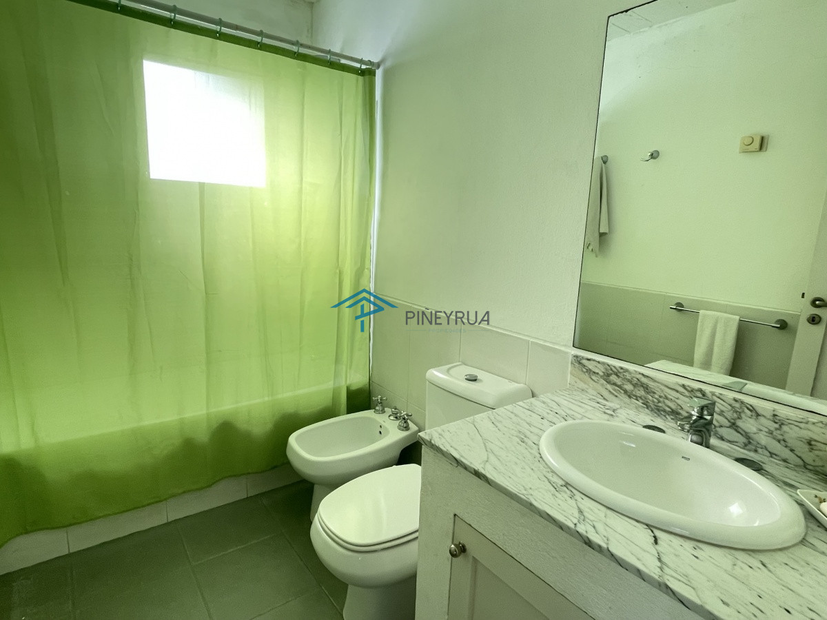 Casa ID.127 - CASA EN VENTA EN EL CLUB LAGUNA BLANCA 3 DORMITORIOS Y SERVICIO