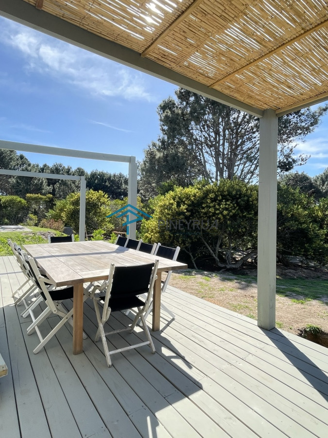Casa ID.238 - EN VENTA, CASA A ESTRENAR EN BARRIO CERRADO EN JOSE IGNACIO 4 DORMITORIOS