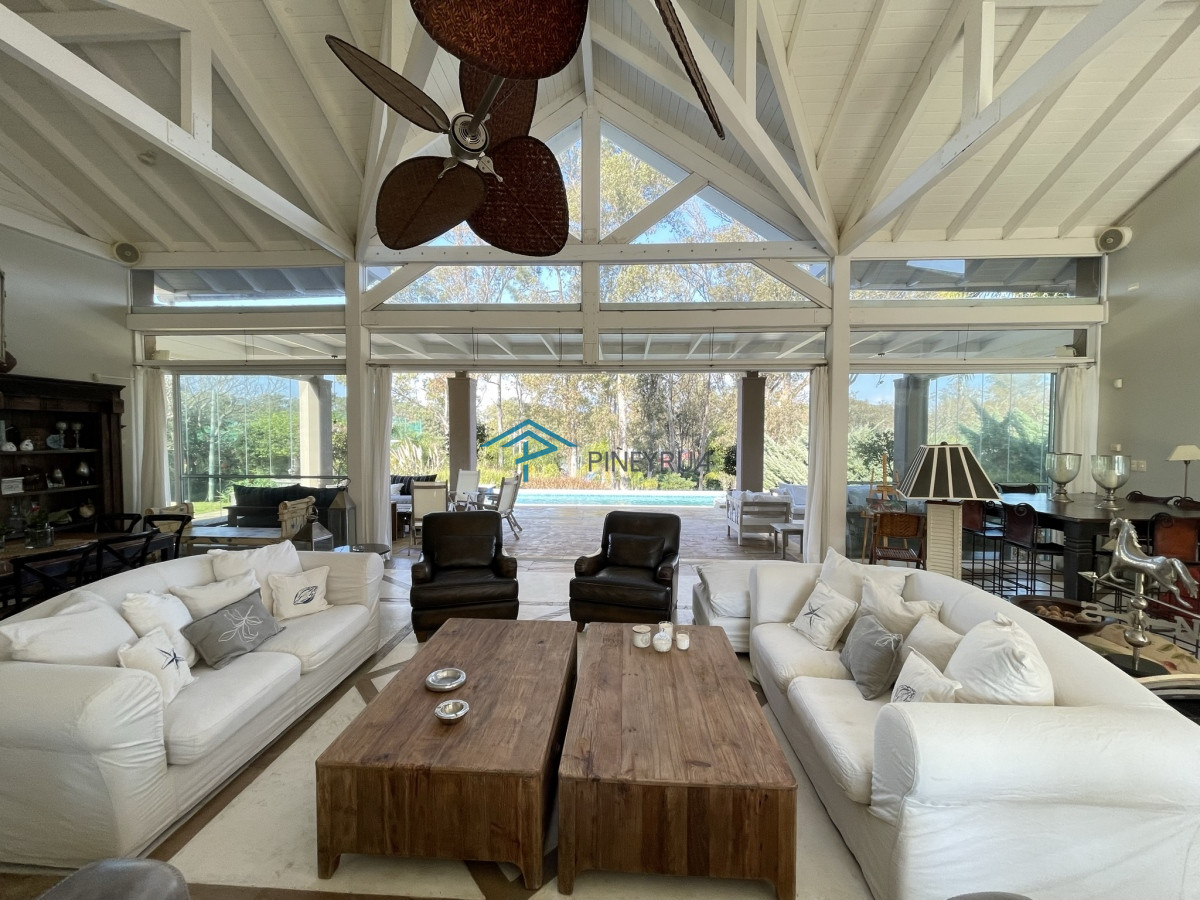 Casa ID.212 - ESPECTACULAR PROPIEDAD EN VENTA EN EL CLUB DE LA BARRA 