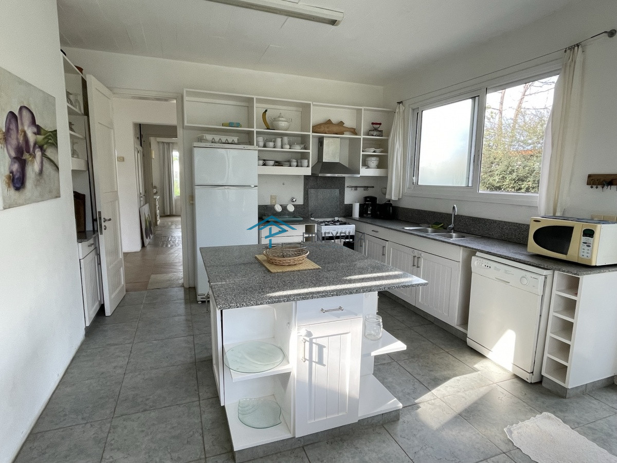 Casa ID.127 - CASA EN VENTA EN EL CLUB LAGUNA BLANCA 3 DORMITORIOS Y SERVICIO