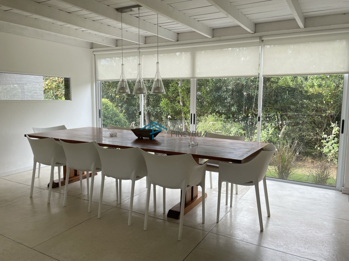 Casa ID.129 - EXCELENTE PROPIEDAD EN VENTA EN LAGUNA BLANCA 5 DORMITORIOS