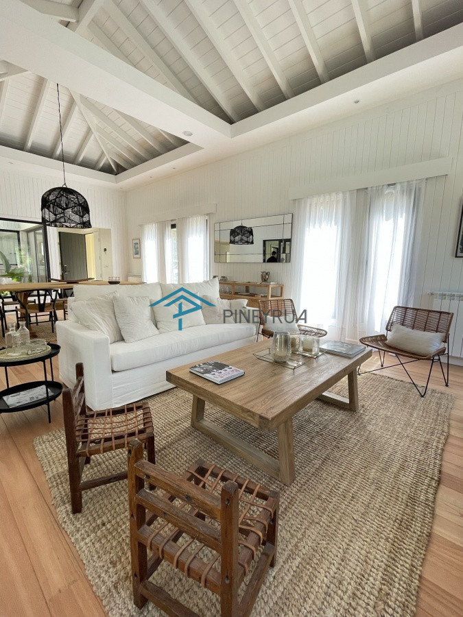 Casa ID.21 - DESTACADA PROPIEDAD EN LAGUNA BLANCA - MANANTIALES