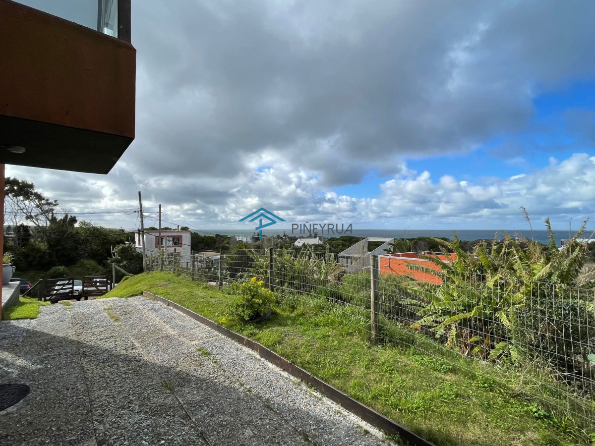 Casa ID.177 - EN VENTA, PROPIEDAD EN ALTOS DE PUNTA PIEDRAS 4 DORMITORIOS