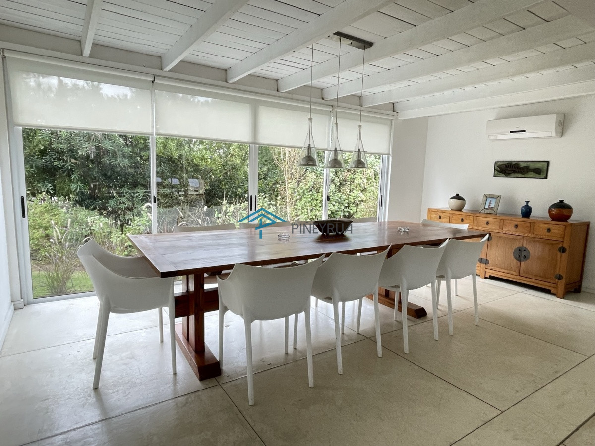 Casa ID.129 - EXCELENTE PROPIEDAD EN VENTA EN LAGUNA BLANCA 5 DORMITORIOS