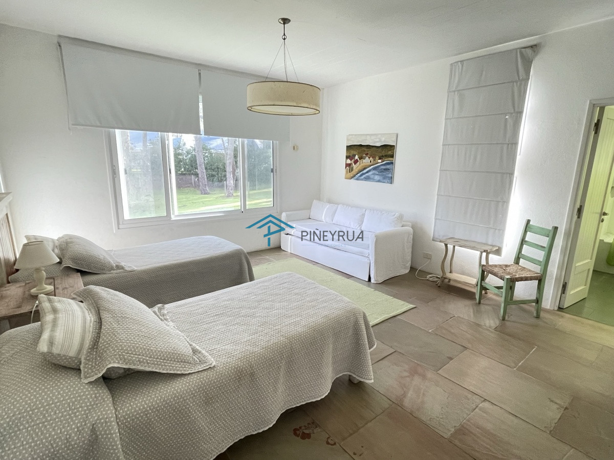 Casa ID.127 - CASA EN VENTA EN EL CLUB LAGUNA BLANCA 3 DORMITORIOS Y SERVICIO