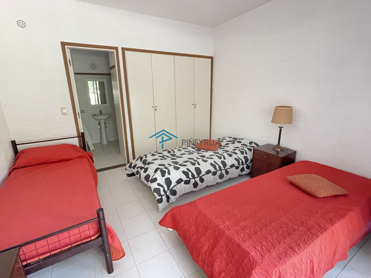 Casa ID.129 - EXCELENTE PROPIEDAD EN VENTA EN LAGUNA BLANCA 5 DORMITORIOS