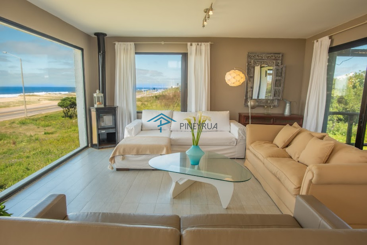Casa ID.173 - EN VENTA EXCELENTE CASA EN EL CHORRO FRENTE AL MAR 4 DORMITORIOS