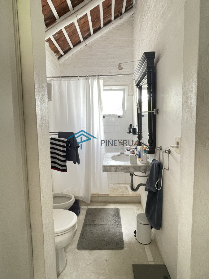 Casa ID.131 - CASA EN VENTA EN ZONA TRANQUILA DE LA BARRA 3 DORMITORIOS Y PILETA