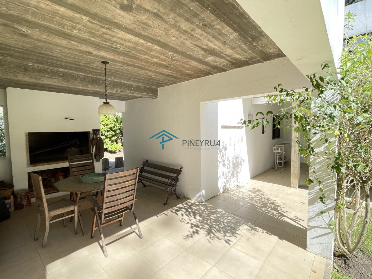 Casa ID.311 - CASA EN VENTA EN BARRIO CERRADO LAGUNA BLANCA 7 DOTMITORIOS