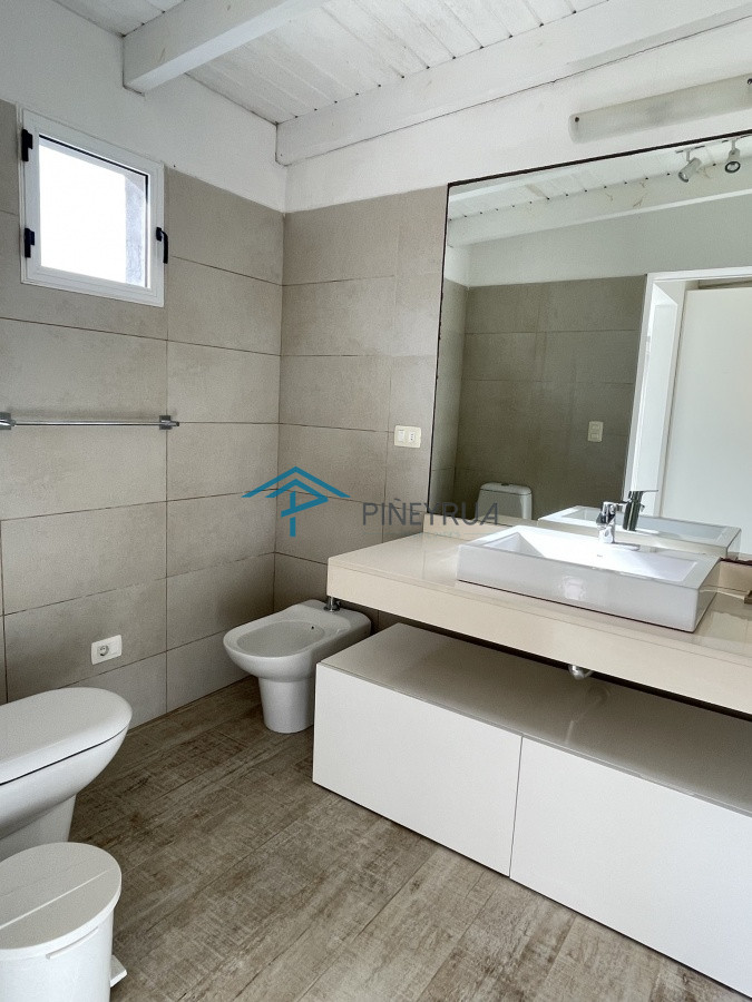 Casa ID.129 - EXCELENTE PROPIEDAD EN VENTA EN LAGUNA BLANCA 5 DORMITORIOS