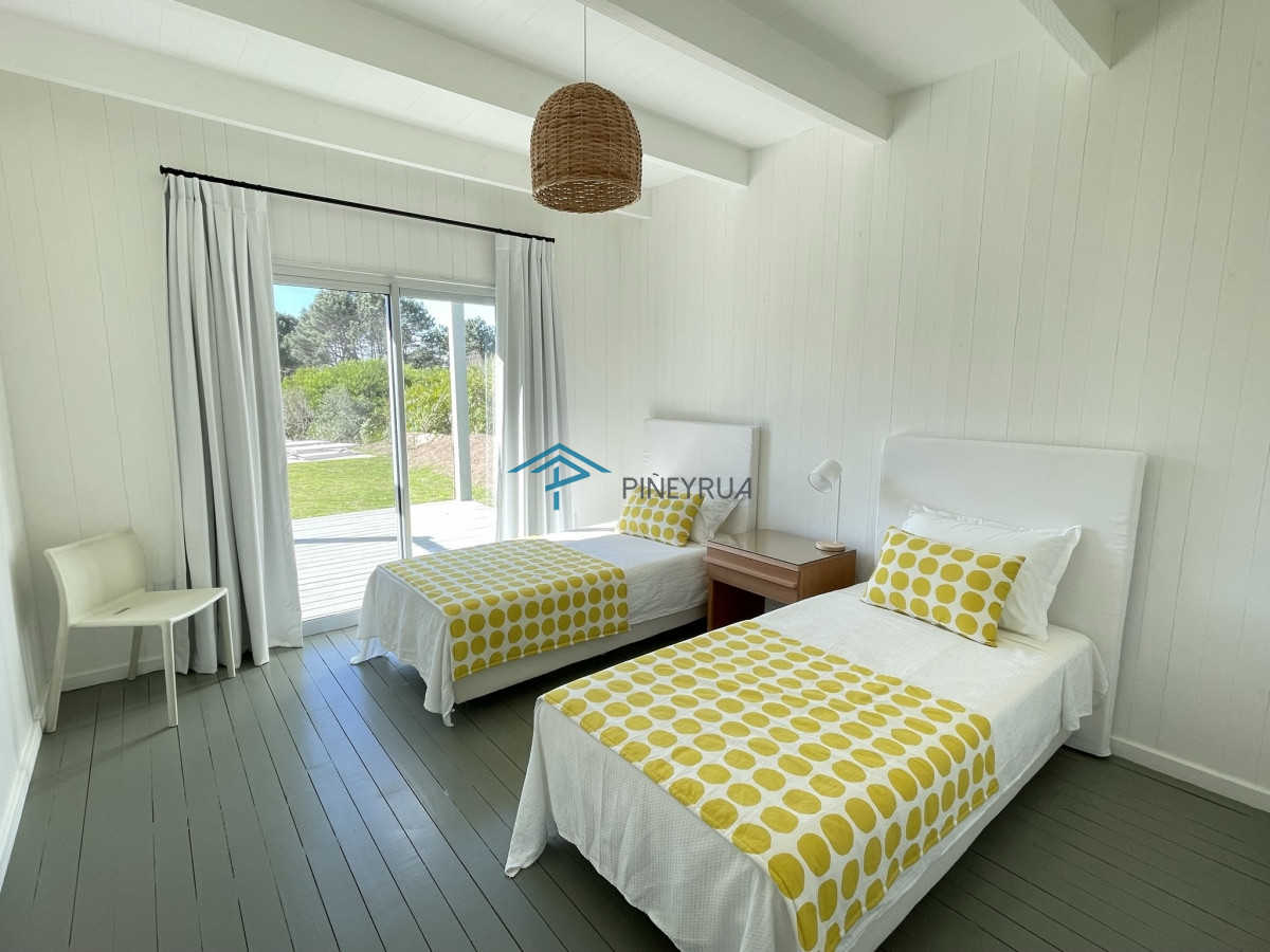 Casa ID.238 - EN VENTA, CASA A ESTRENAR EN BARRIO CERRADO EN JOSE IGNACIO 4 DORMITORIOS