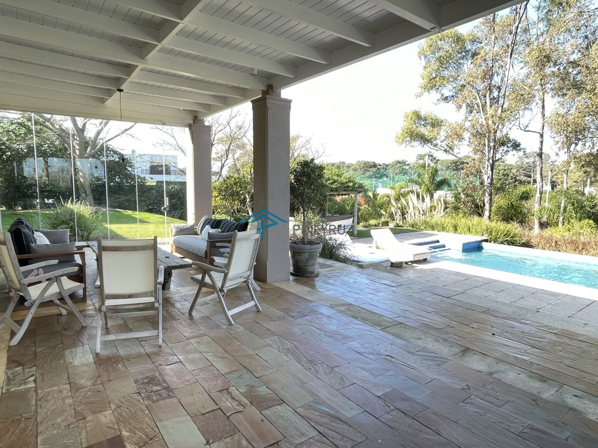Casa ID.212 - ESPECTACULAR PROPIEDAD EN VENTA EN EL CLUB DE LA BARRA 