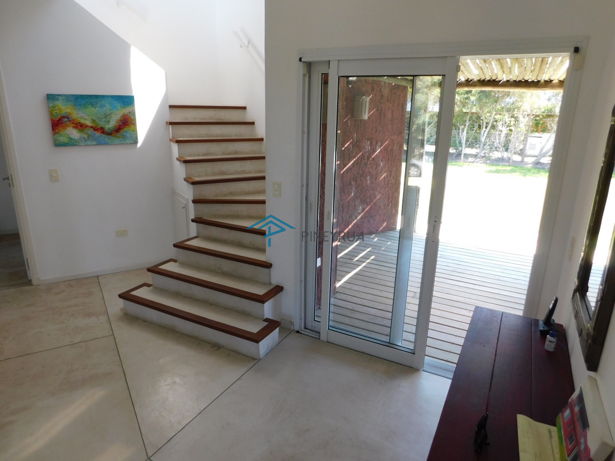 Casa ID.248 - CASA EN ALQUILER TEMPORARIO EN PUNTA PIEDRAS 5 DORMITORIOS