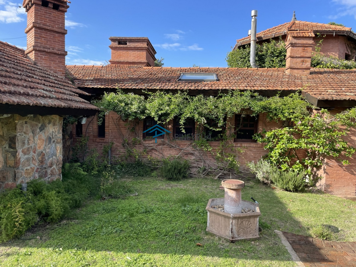 Casa ID.142 - LA TORTUGA DE MONTOYA, IMPACTANTE PROPIEDAD A PASOS DEL MAR