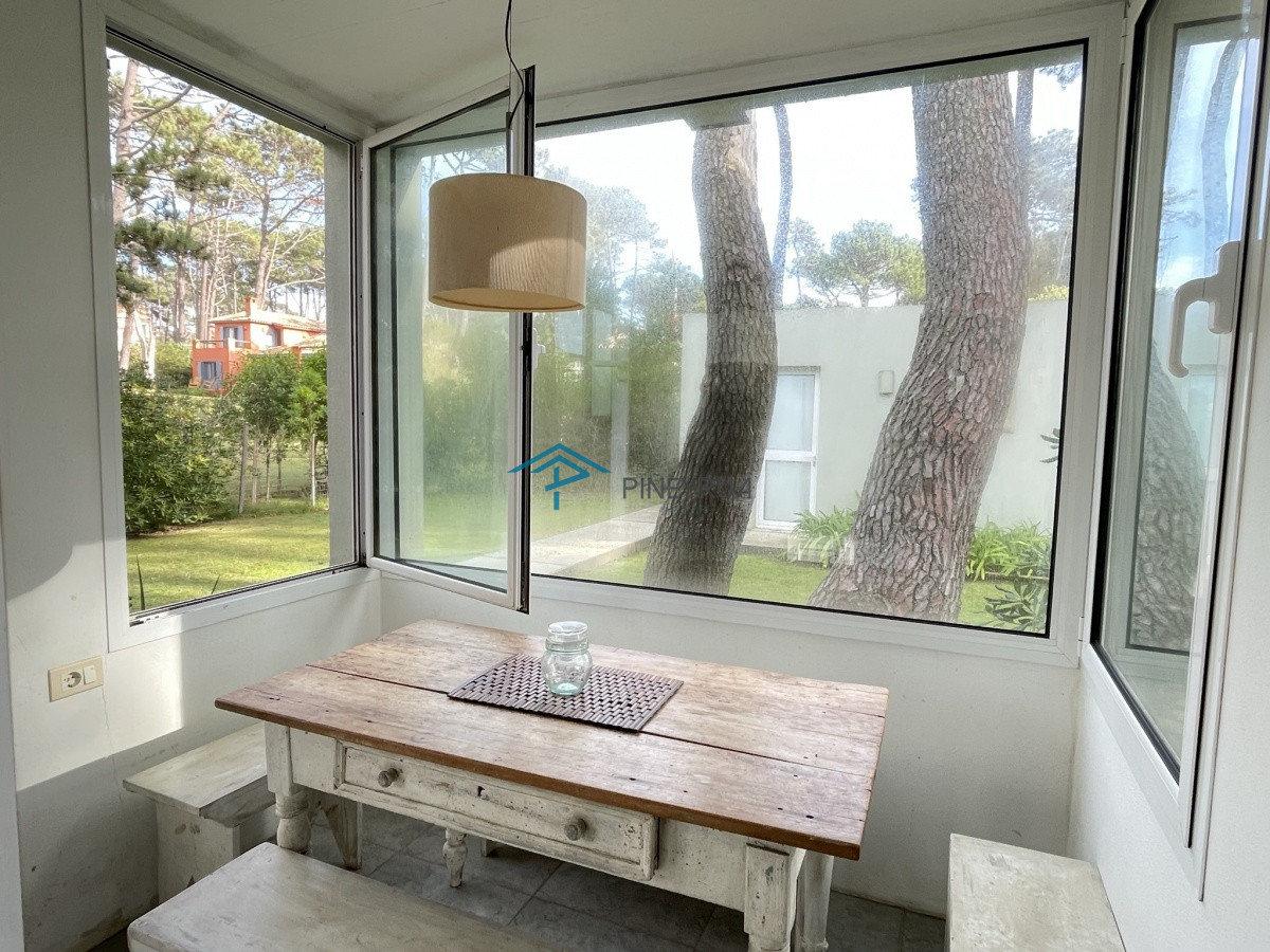 Casa ID.127 - CASA EN VENTA EN EL CLUB LAGUNA BLANCA 3 DORMITORIOS Y SERVICIO