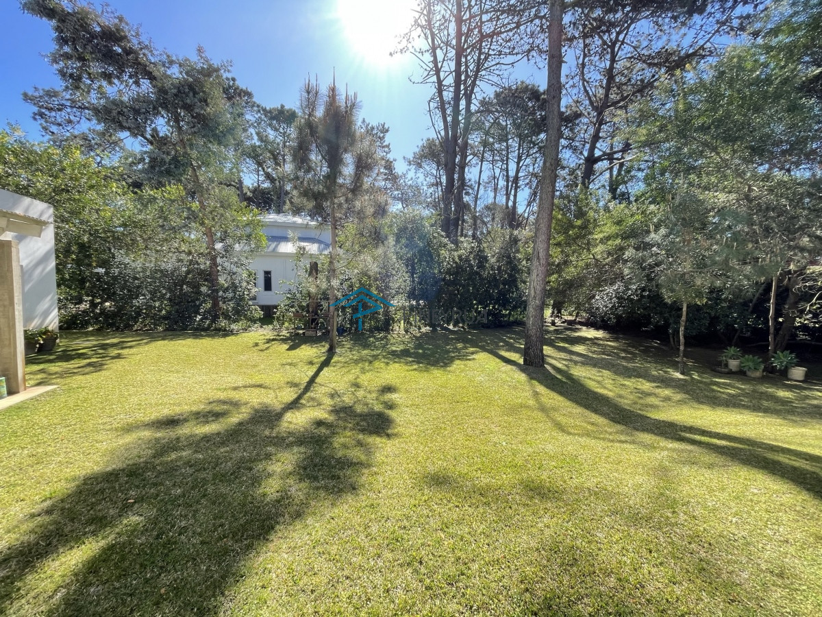 Casa ID.311 - CASA EN VENTA EN BARRIO CERRADO LAGUNA BLANCA 7 DOTMITORIOS