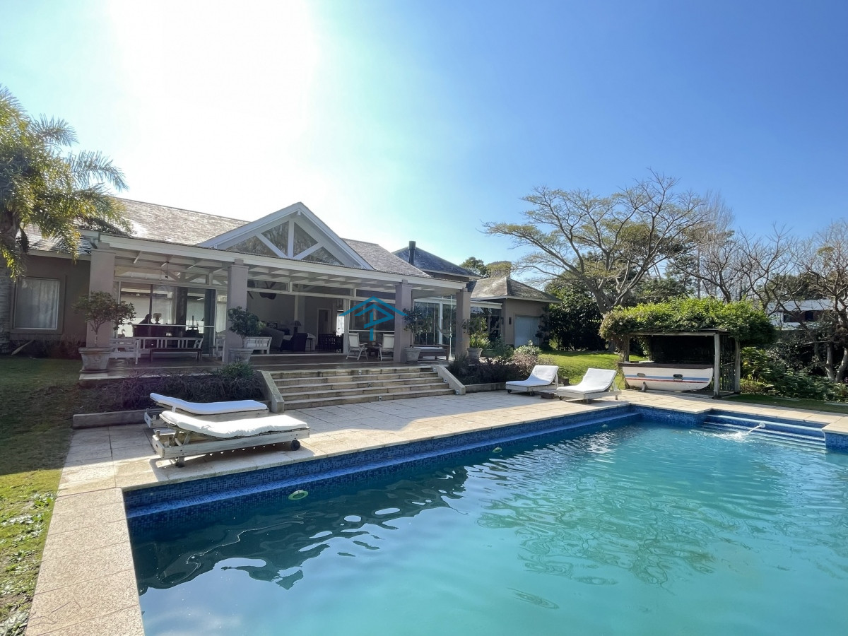 Casa ID.212 - ESPECTACULAR PROPIEDAD EN VENTA EN EL CLUB DE LA BARRA 