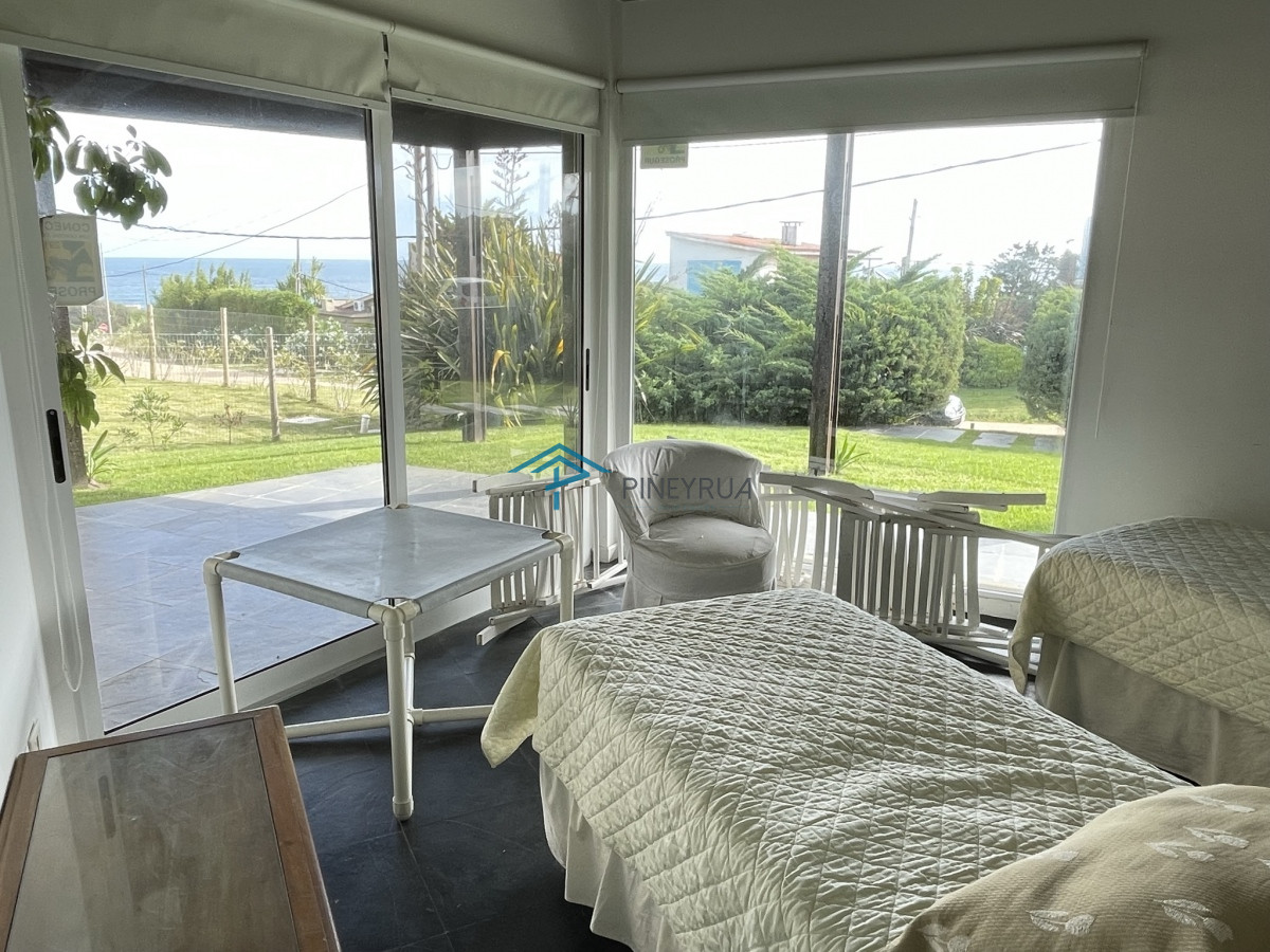 Casa ID.211 - EN VENTA COMODA CASA EN EL CHORRO CON PISCINA 5 DORMITORIOS